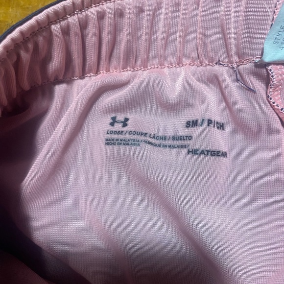 Shorts small SOLD - Picture 2 of 3